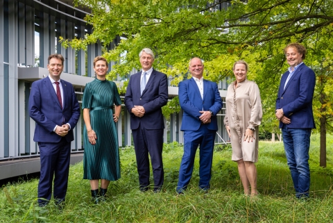 Het college van dijkgraaf en heemraden. van links naar rechts: Gerben Karssenberg, Antoinet Looman, Hein Pieper, Peter Schrijver, Floor Wissing, Dennis Wolsink