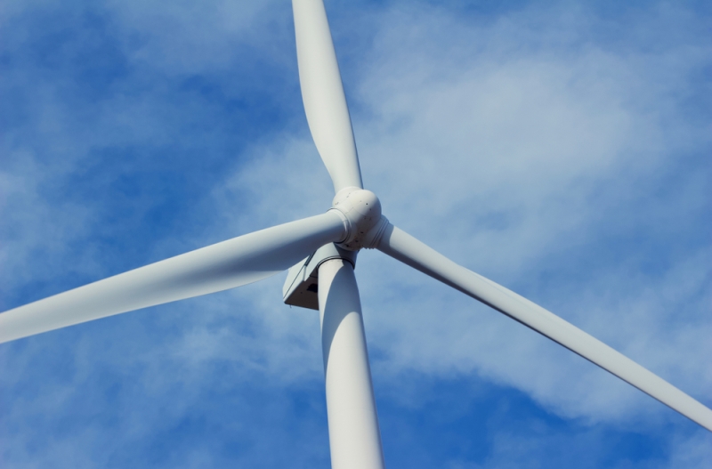 Windturbine van dichtbij.